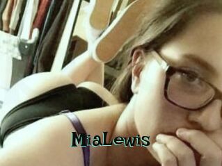 Mia_Lewis